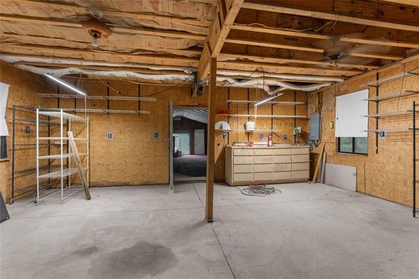 Garage, Interior, Wooden Beams, Wooden Walls