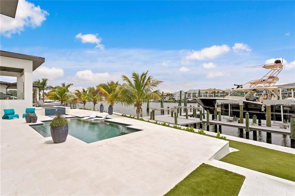 Exterior, Lake, Pool