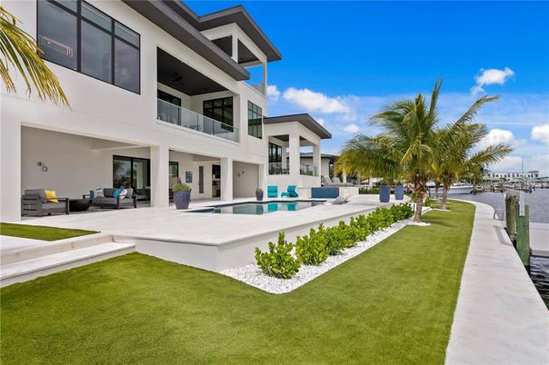 Backyard, Exterior, Pool, Water