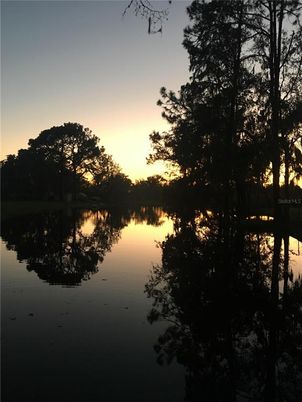 Exterior, Lake