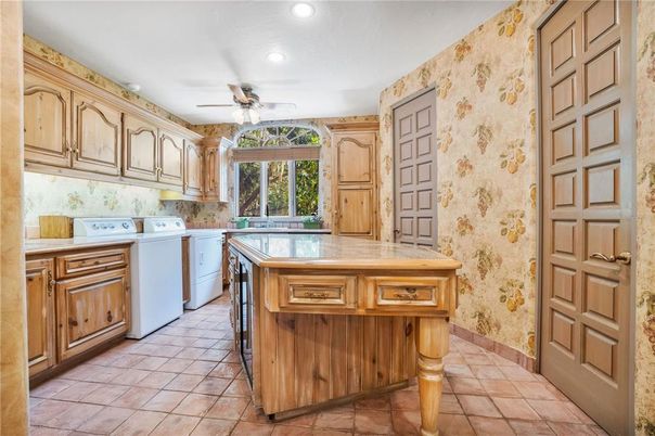 Interior, Kitchen, Recessed Lighting, Washer