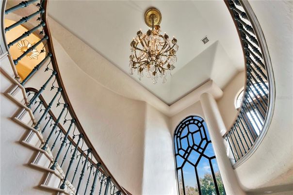 Chandelier, Interior