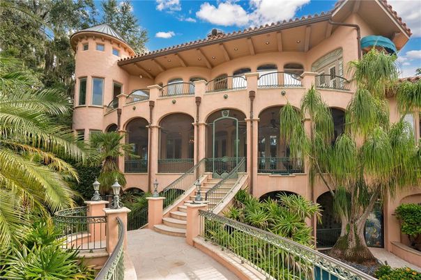 Exterior, Facade, Mediterranean