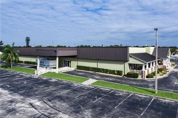 Exterior, Facade, None