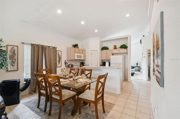 Dining room, Interior, Kitchen, Recessed Lighting