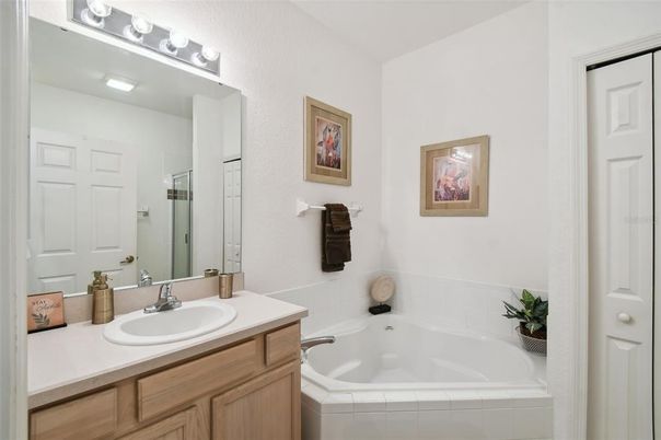 Bathroom, Dual Sink Vanities, Interior