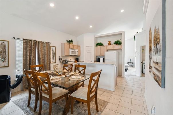 Dining room, Interior, Kitchen, Recessed Lighting