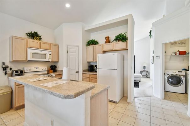 Interior, Kitchen, Recessed Lighting, Washer