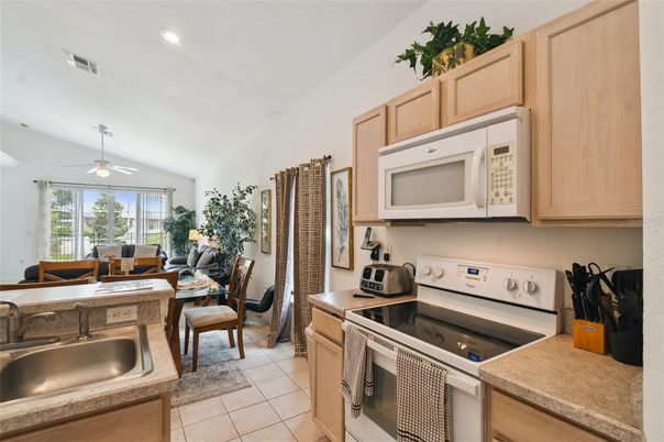 Dining room, Interior, Kitchen, Recessed Lighting