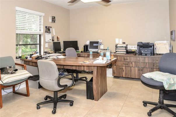 Home Office, Interior