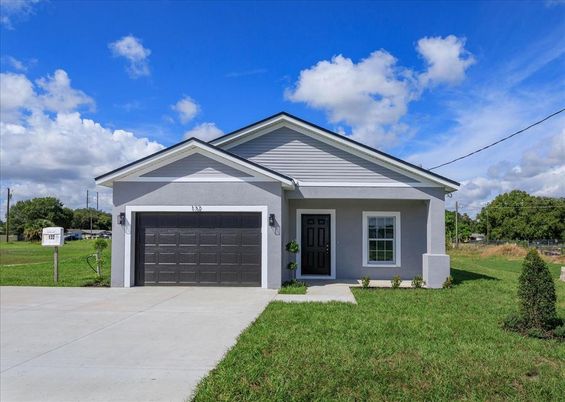 Attached, Exterior, Facade, American Craftsman