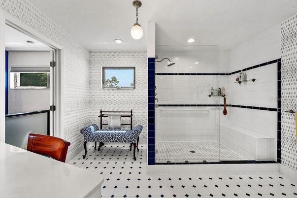 Bathroom, Interior, Pendant Lights, Recessed Lighting