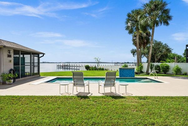 Exterior, Pool, Water