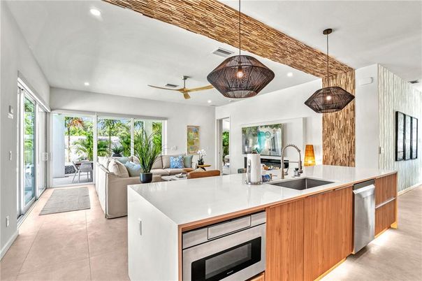Interior, Kitchen, Living room, Pendant Lights, Recessed Lighting, Stainless Steel Appliances