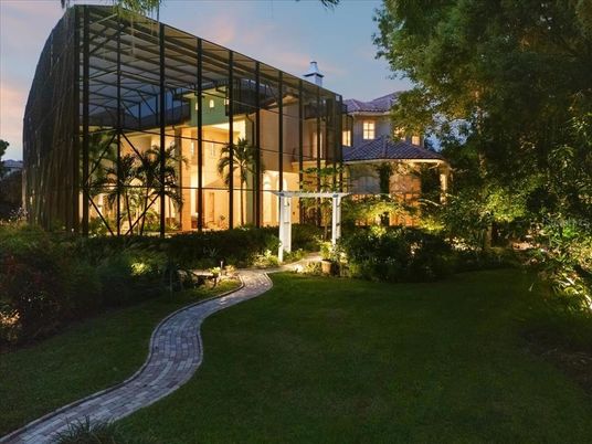 Backyard, Exterior, Facade, Modern