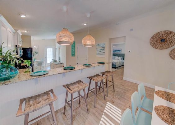 Interior, Pendant Lights, Recessed Lighting, Wood Texture Flooring