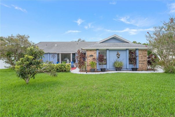 Backyard, Exterior, Facade, Brick Facade, Ranch