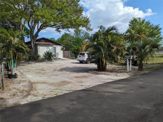 Detached Garage, Exterior