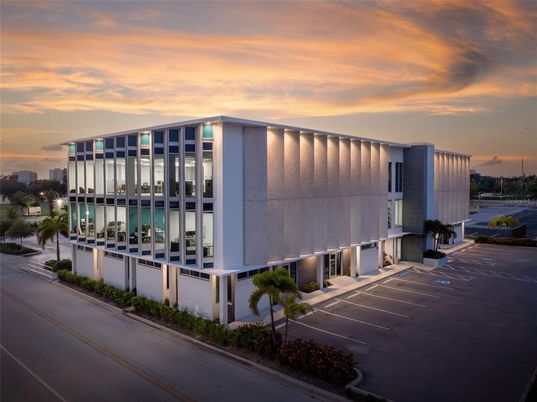Exterior, Facade, Modern