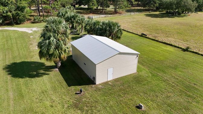 Exterior, Drone