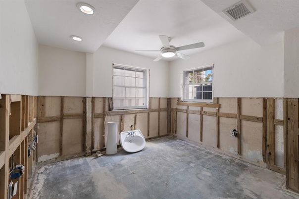 Empty room, Interior, Recessed Lighting