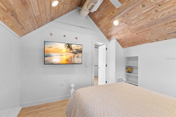 Bedroom, Interior, Recessed Lighting, Wooden Ceilings, Wood Texture Flooring