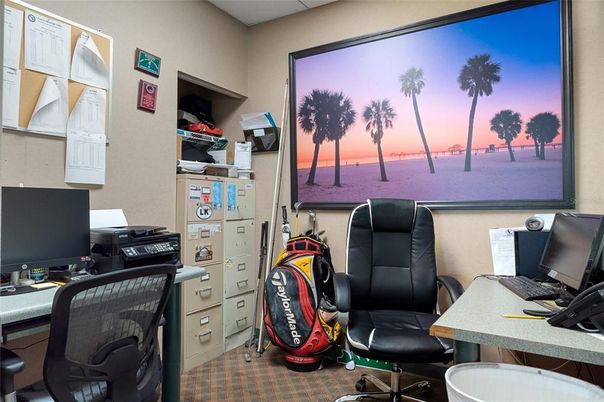 Home Office, Interior