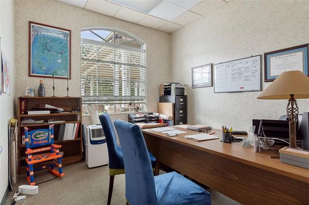 Home Office, Interior