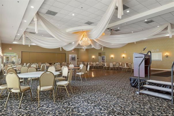 Chandelier, Dining room, Interior, Recessed Lighting