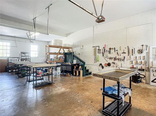 Game Room, Interior