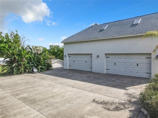 Detached Garage, Exterior