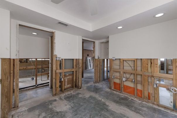 Empty room, Interior, Recessed Lighting