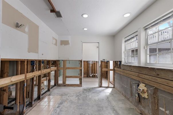 Empty room, Interior, Recessed Lighting