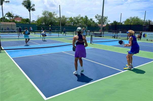 Exterior, Tennis Courts
