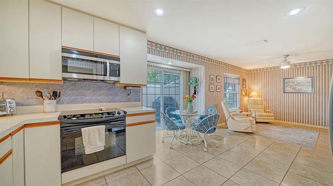 Dining room, Interior, Kitchen, Living room, Recessed Lighting