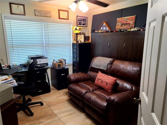 Home Office, Interior