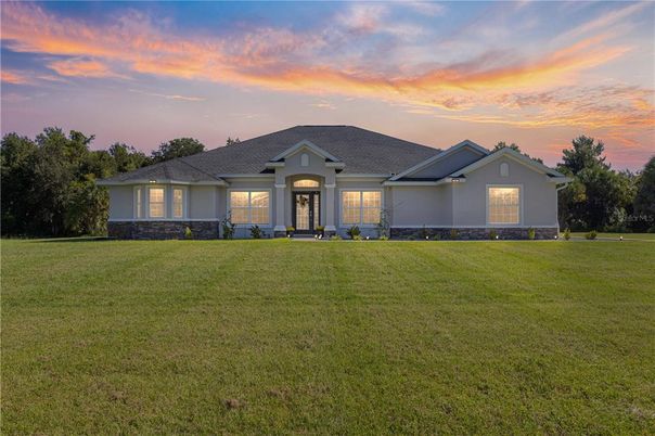 Backyard, Exterior, Facade, Ranch