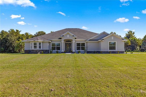 Backyard, Exterior, Facade, Ranch