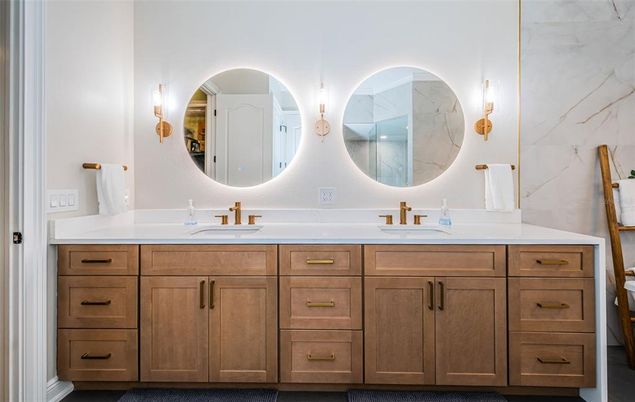 Bathroom, Dual Sink Vanities, Interior