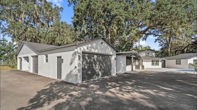 Detached Garage, Exterior