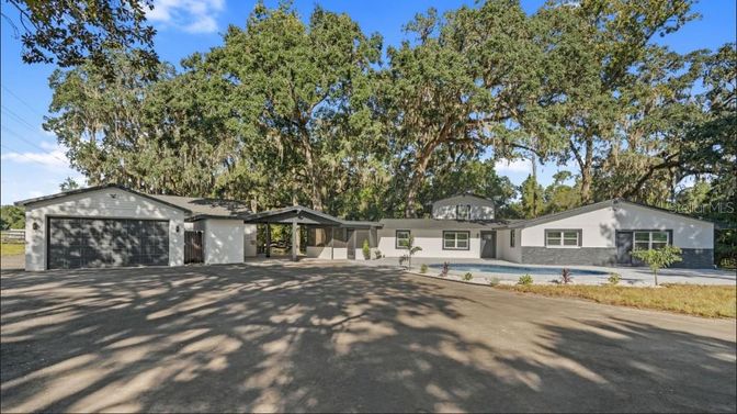 Detached Garage, Exterior