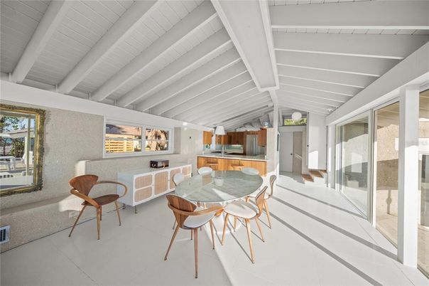 Dining room, Interior