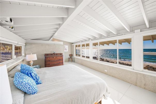 Bedroom, Interior, Water