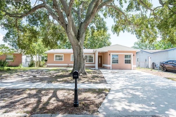 Backyard, Exterior, Facade, Ranch