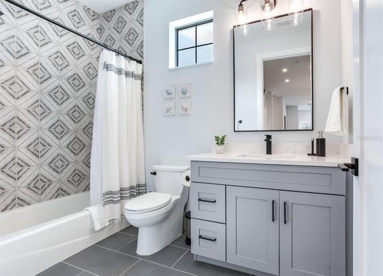 Bathroom, Interior, Recessed Lighting