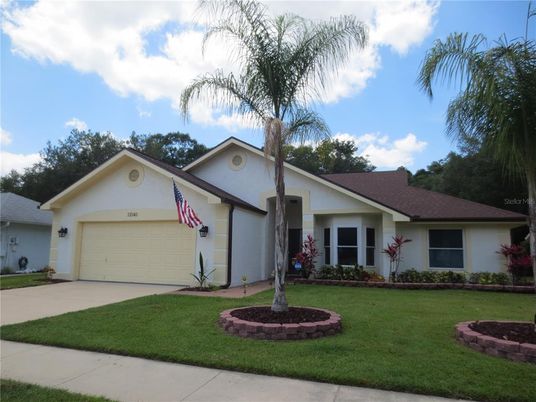 Attached, Exterior, Facade, Ranch