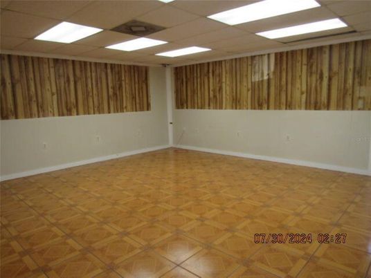 Empty room, Interior, Recessed Lighting