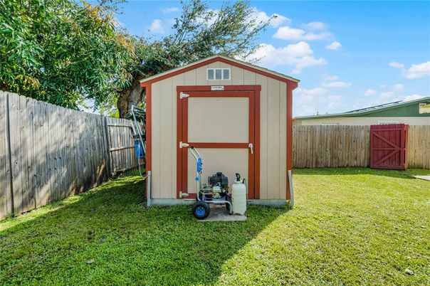 Backyard, Exterior