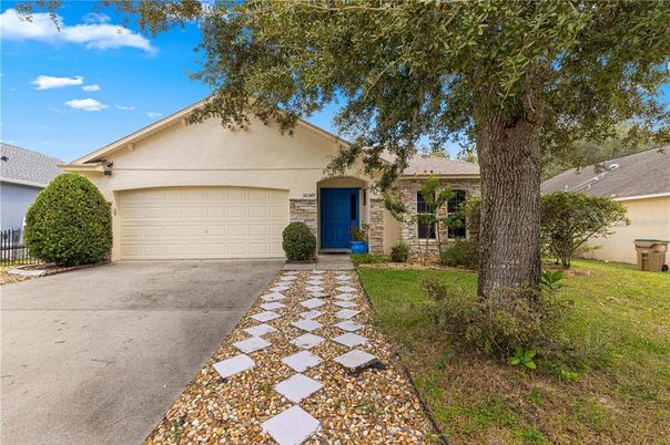 Attached, Exterior, Facade, Ranch