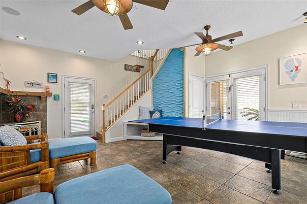Game Room, Interior, Recessed Lighting